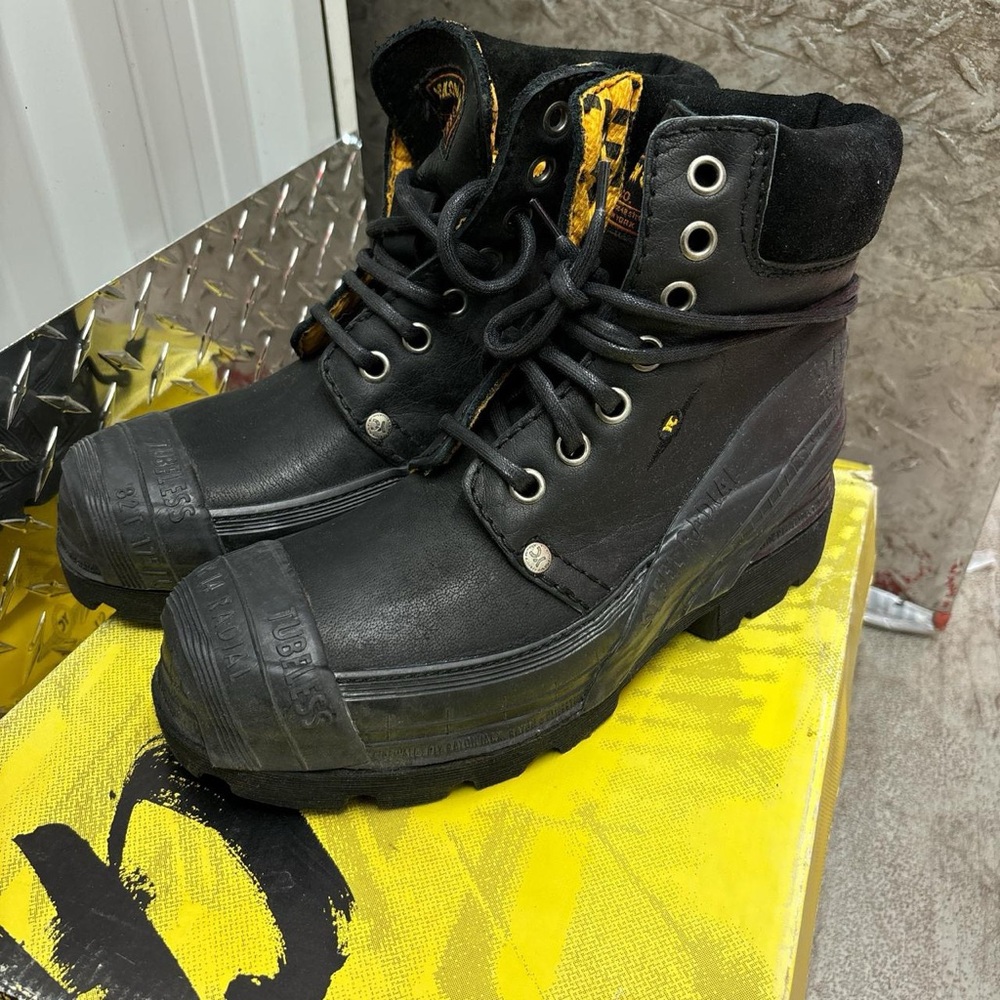 BNIB UK BRAND YELLOW CAB BOOTS, size 37EUR, w box&tags - Picture 2 of 8